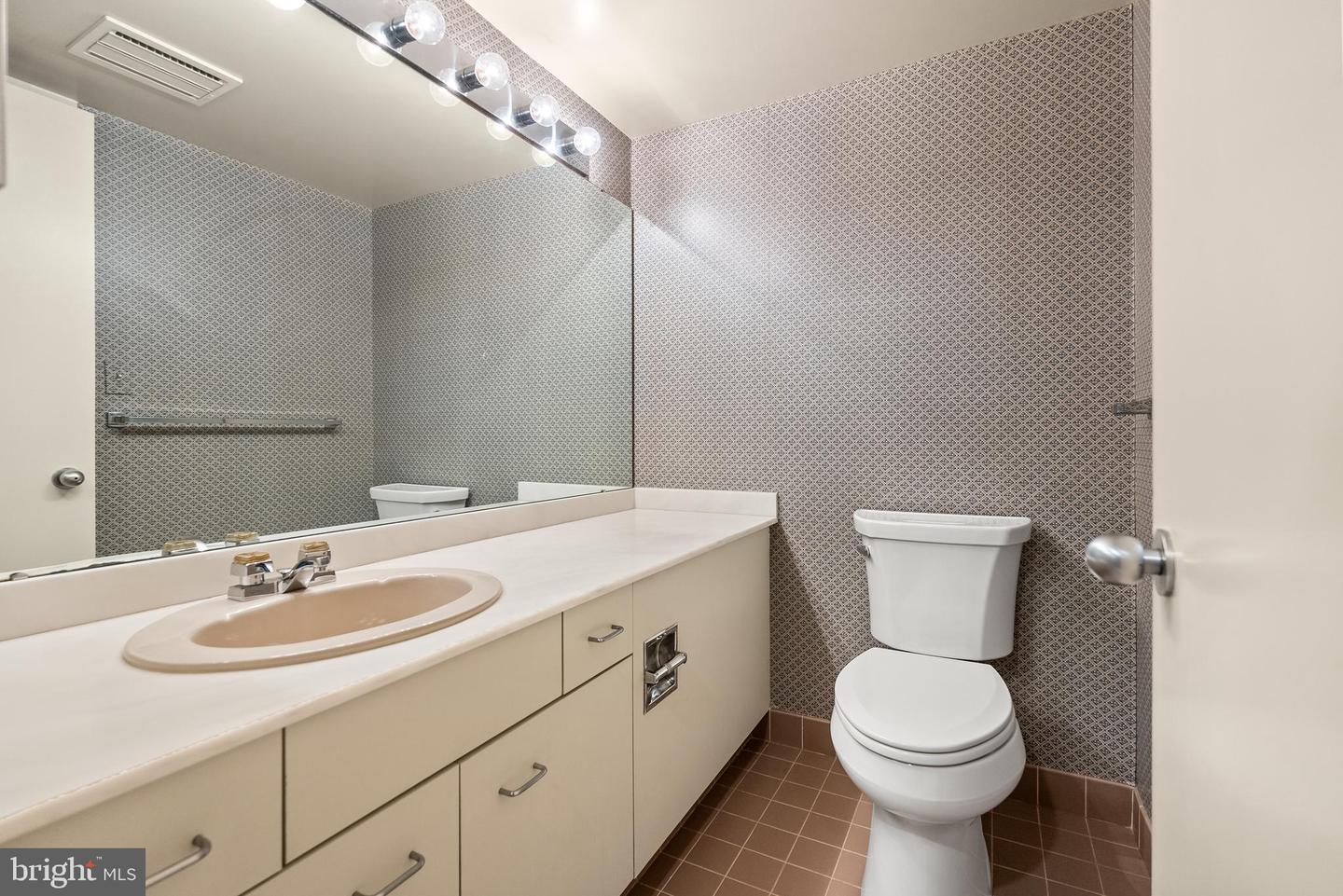 1015 33RD ST NW #408, WASHINGTON, District Of Columbia 20007, 2 Bedrooms Bedrooms, ,2 BathroomsBathrooms,Residential,For sale,1015 33RD ST NW #408,DCDC2166702 MLS # DCDC2166702