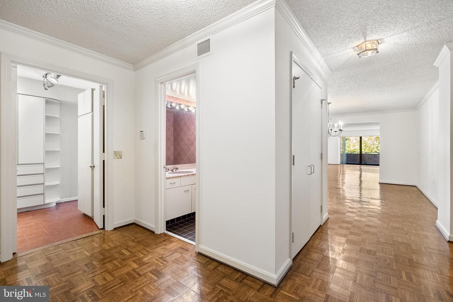 1015 33RD ST NW #408, WASHINGTON, District Of Columbia 20007, 2 Bedrooms Bedrooms, ,2 BathroomsBathrooms,Residential,For sale,1015 33RD ST NW #408,DCDC2166702 MLS # DCDC2166702