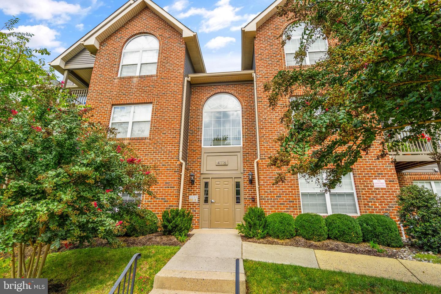 4116-F MONUMENT CT #203, FAIRFAX, Virginia 22033, 2 Bedrooms Bedrooms, ,2 BathroomsBathrooms,Residential,For sale,4116-F MONUMENT CT #203,VAFX2202312 MLS # VAFX2202312