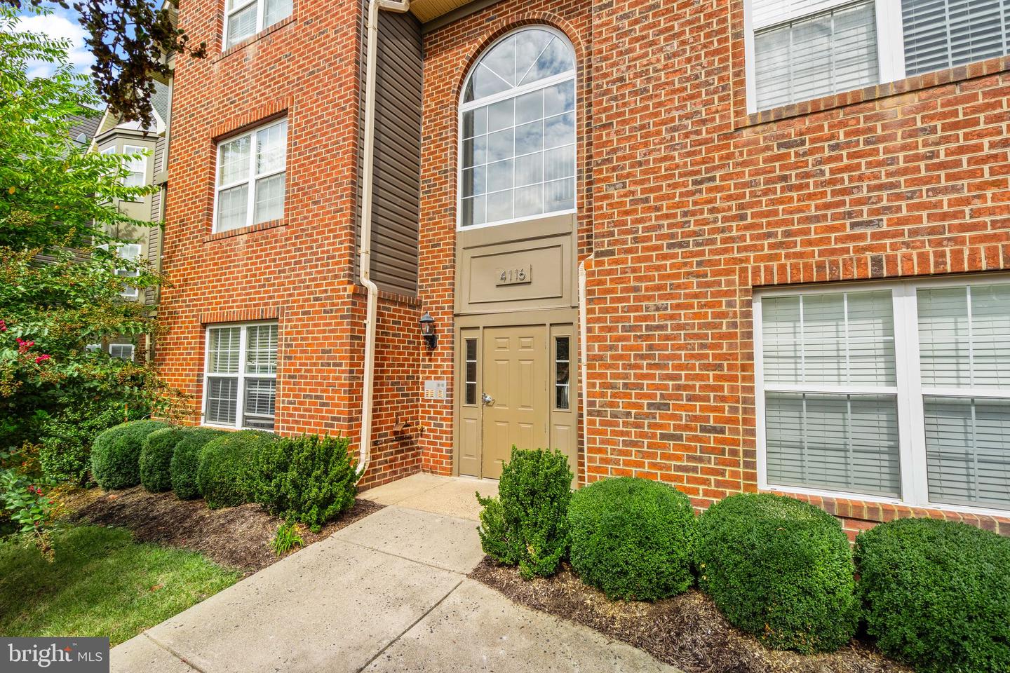 4116-F MONUMENT CT #203, FAIRFAX, Virginia 22033, 2 Bedrooms Bedrooms, ,2 BathroomsBathrooms,Residential,For sale,4116-F MONUMENT CT #203,VAFX2202312 MLS # VAFX2202312