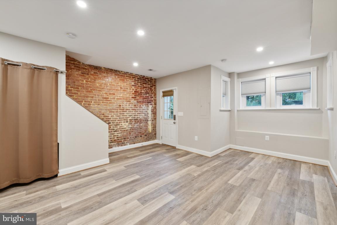 706 12TH ST NE, WASHINGTON, District Of Columbia 20002, 3 Bedrooms Bedrooms, 3 Rooms Rooms,3 BathroomsBathrooms,Residential,For sale,706 12TH ST NE,DCDC2160520 MLS # DCDC2160520