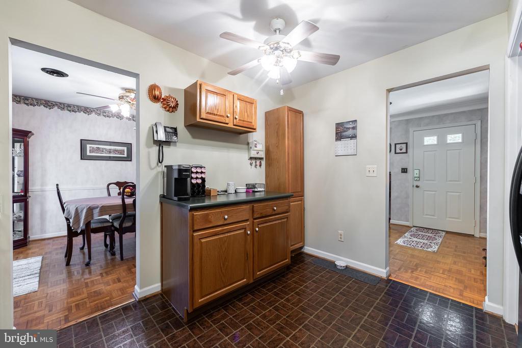 1107 COTTONWOOD RD, CHARLOTTESVILLE, Virginia 22901, 3 Bedrooms Bedrooms, ,1 BathroomBathrooms,Residential,1107 COTTONWOOD RD,VAAB2000794 MLS # VAAB2000794