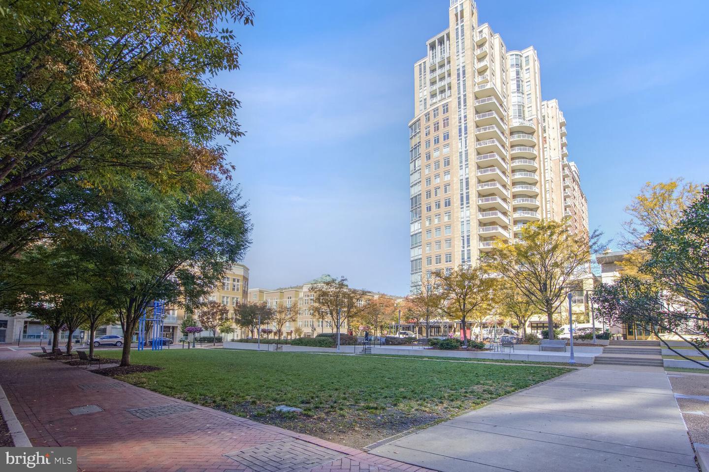 12000 MARKET ST #421, RESTON, Virginia 20190, 2 Bedrooms Bedrooms, ,2 BathroomsBathrooms,Residential,For sale,12000 MARKET ST #421,VAFX2205420 MLS # VAFX2205420