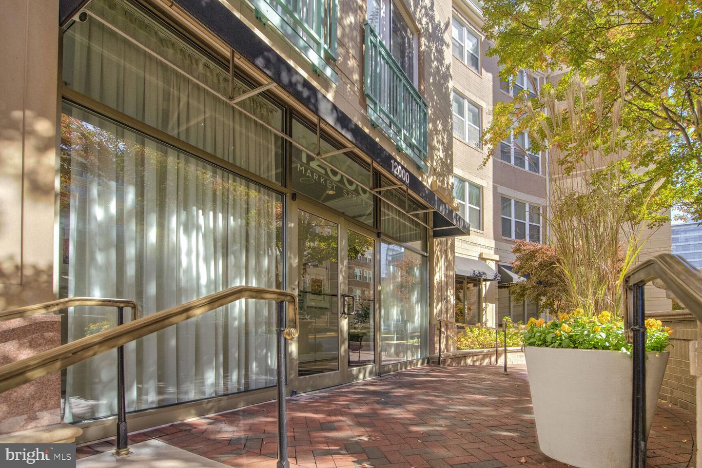 12000 MARKET ST #421, RESTON, Virginia 20190, 2 Bedrooms Bedrooms, ,2 BathroomsBathrooms,Residential,For sale,12000 MARKET ST #421,VAFX2205420 MLS # VAFX2205420