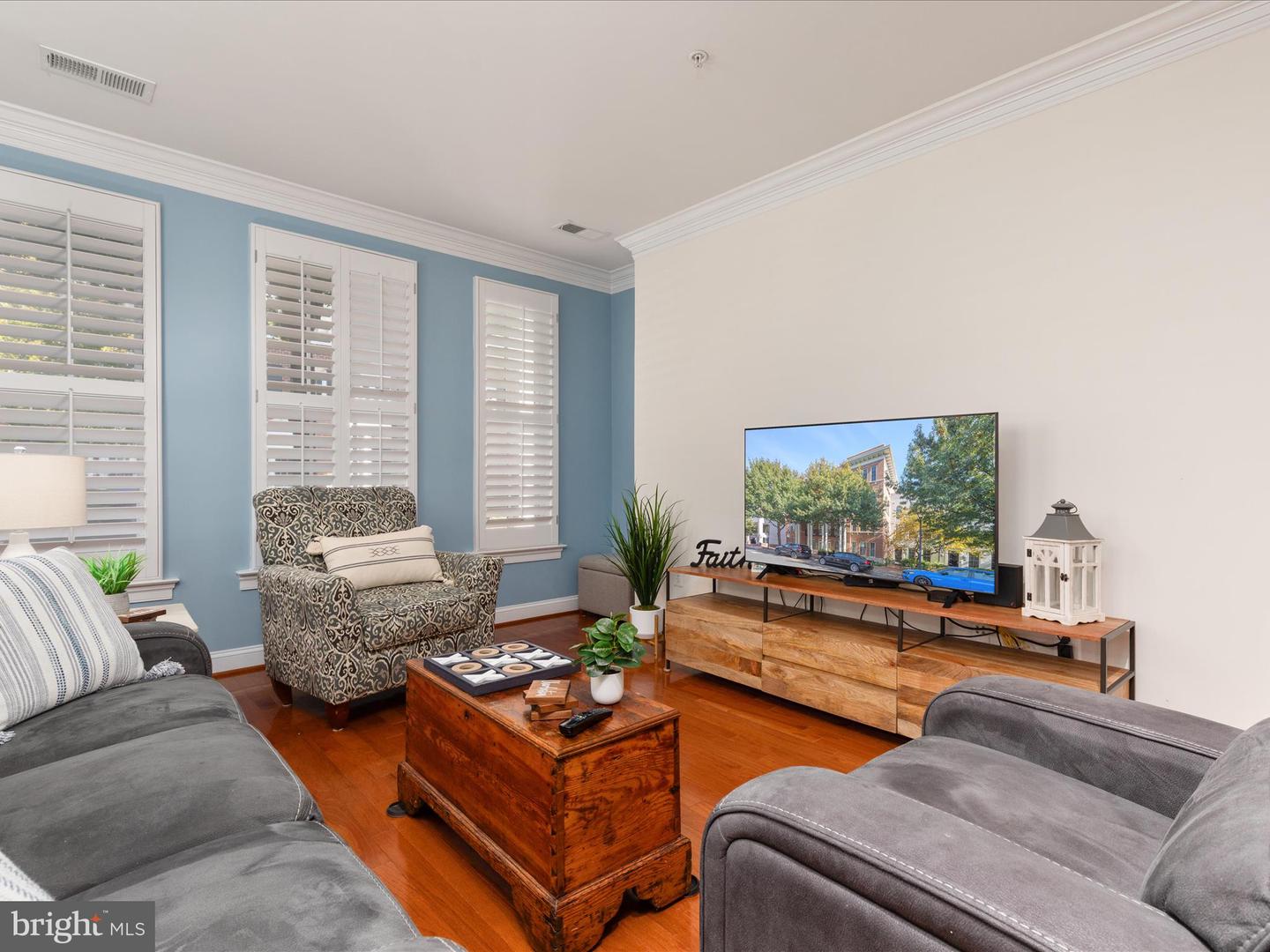 1023 N ROYAL ST #101, ALEXANDRIA, Virginia 22314, 1 Bedroom Bedrooms, ,1 BathroomBathrooms,Residential,For sale,1023 N ROYAL ST #101,VAAX2039032 MLS # VAAX2039032