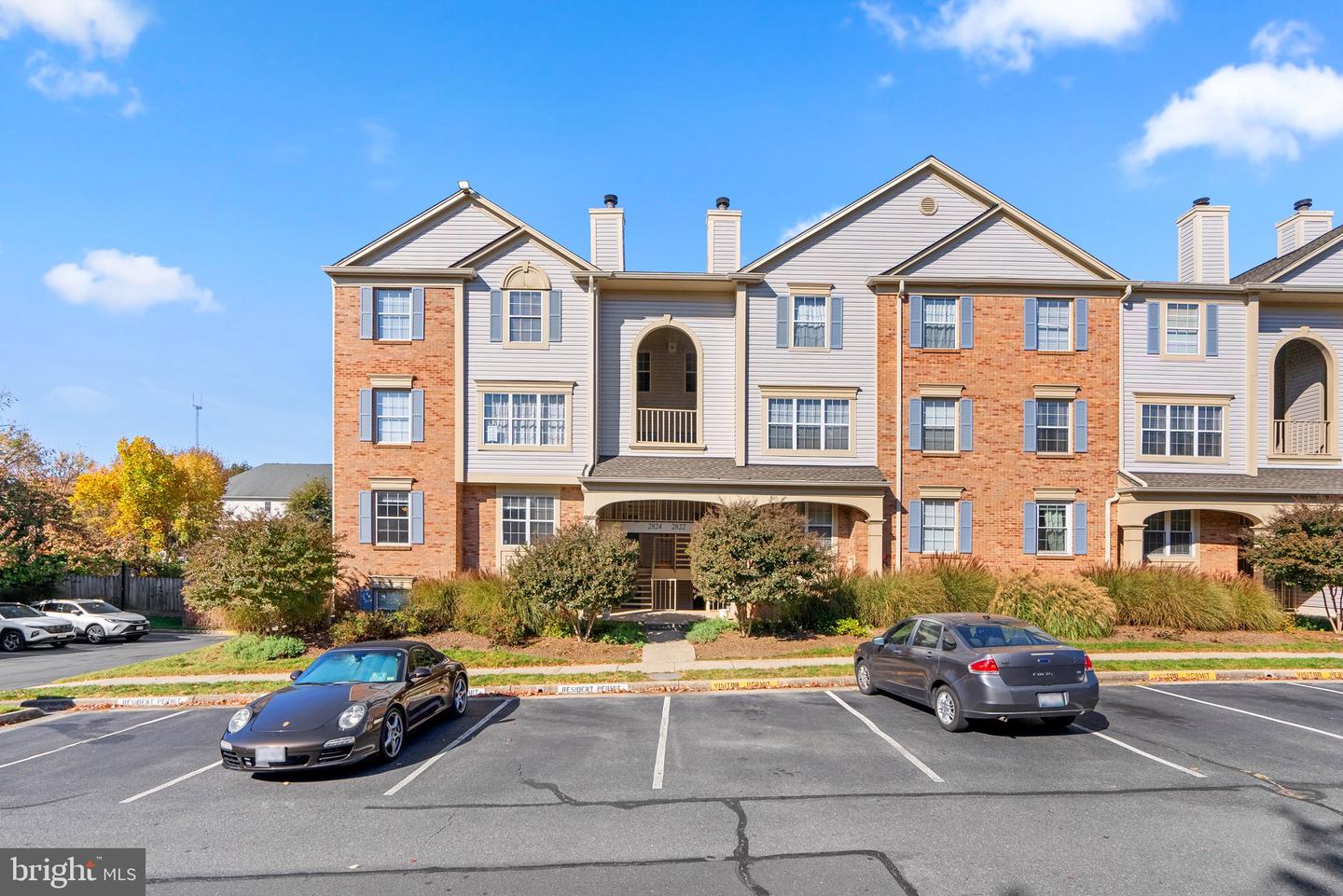 2822 EMMA LEE ST #102, FALLS CHURCH, Virginia 22042, 2 Bedrooms Bedrooms, 5 Rooms Rooms,2 BathroomsBathrooms,Residential,For sale,2822 EMMA LEE ST #102,VAFX2207436 MLS # VAFX2207436