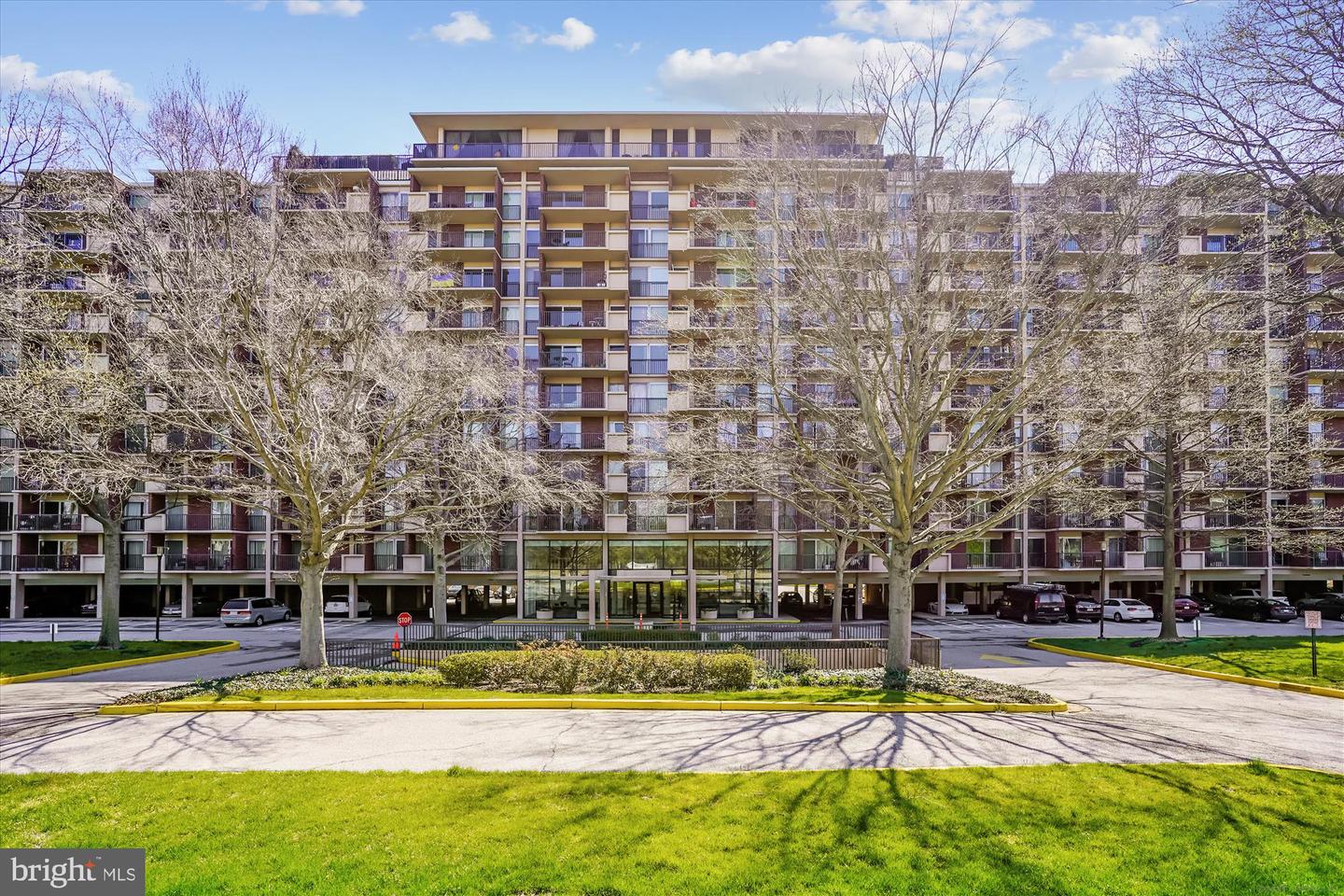 1300 ARMY NAVY DR #427, ARLINGTON, Virginia 22202, 1 Bedroom Bedrooms, ,1 BathroomBathrooms,Residential,For sale,1300 ARMY NAVY DR #427,VAAR2050212 MLS # VAAR2050212