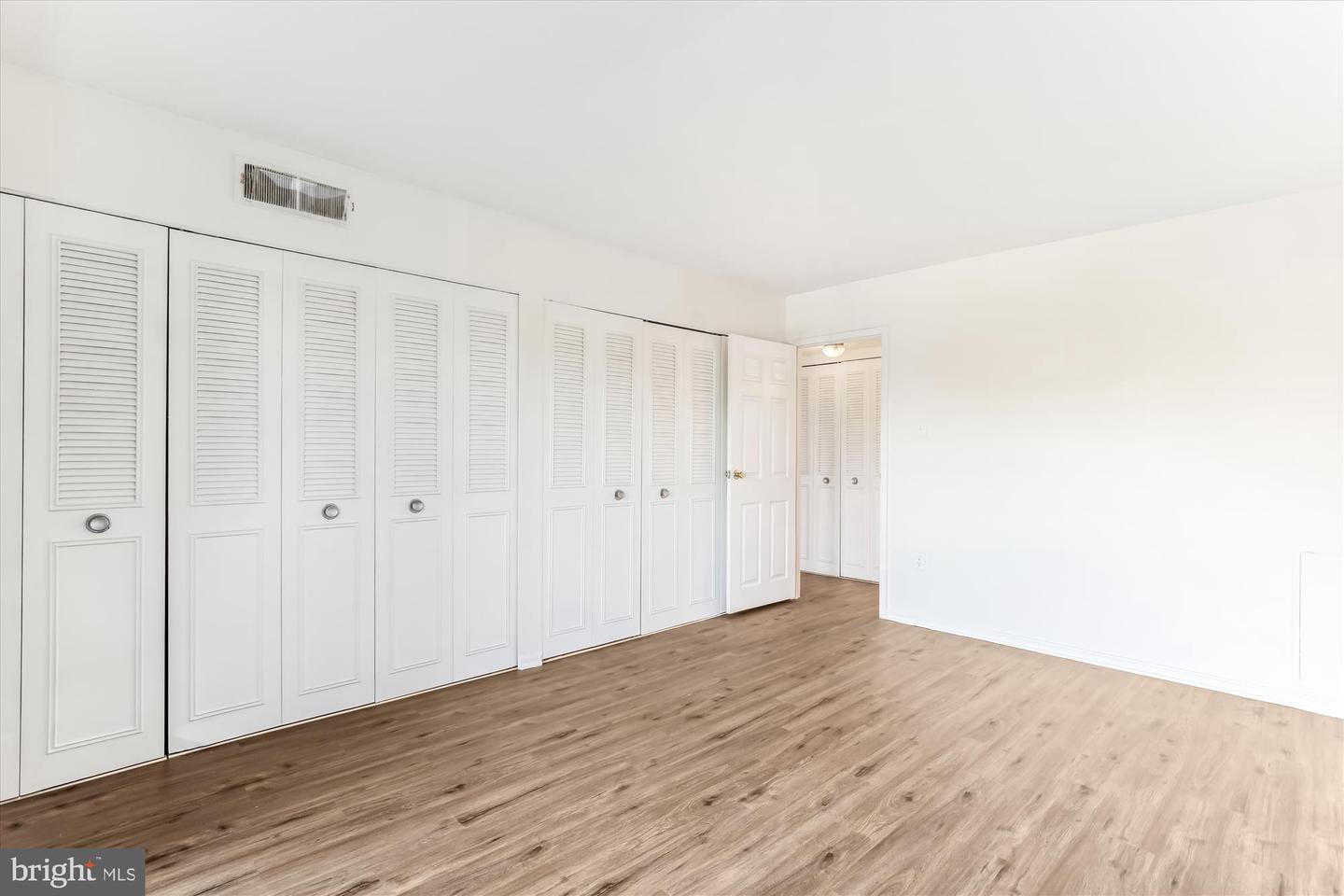 1300 ARMY NAVY DR #427, ARLINGTON, Virginia 22202, 1 Bedroom Bedrooms, ,1 BathroomBathrooms,Residential,For sale,1300 ARMY NAVY DR #427,VAAR2050212 MLS # VAAR2050212