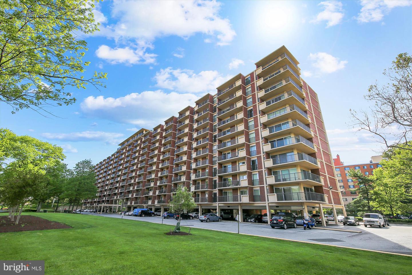 1300 ARMY NAVY DR #427, ARLINGTON, Virginia 22202, 1 Bedroom Bedrooms, ,1 BathroomBathrooms,Residential,For sale,1300 ARMY NAVY DR #427,VAAR2050212 MLS # VAAR2050212