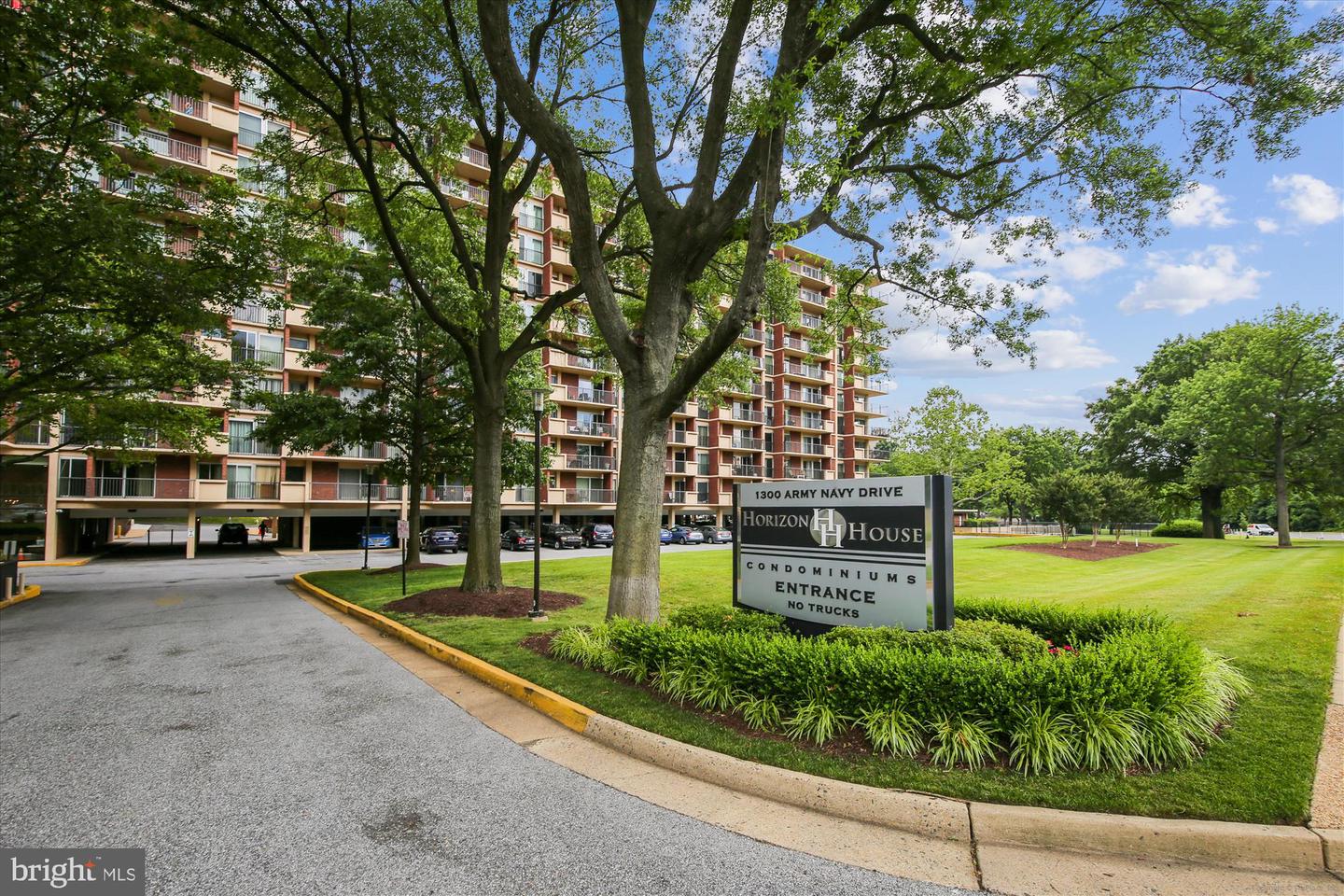 1300 ARMY NAVY DR #427, ARLINGTON, Virginia 22202, 1 Bedroom Bedrooms, ,1 BathroomBathrooms,Residential,For sale,1300 ARMY NAVY DR #427,VAAR2050212 MLS # VAAR2050212