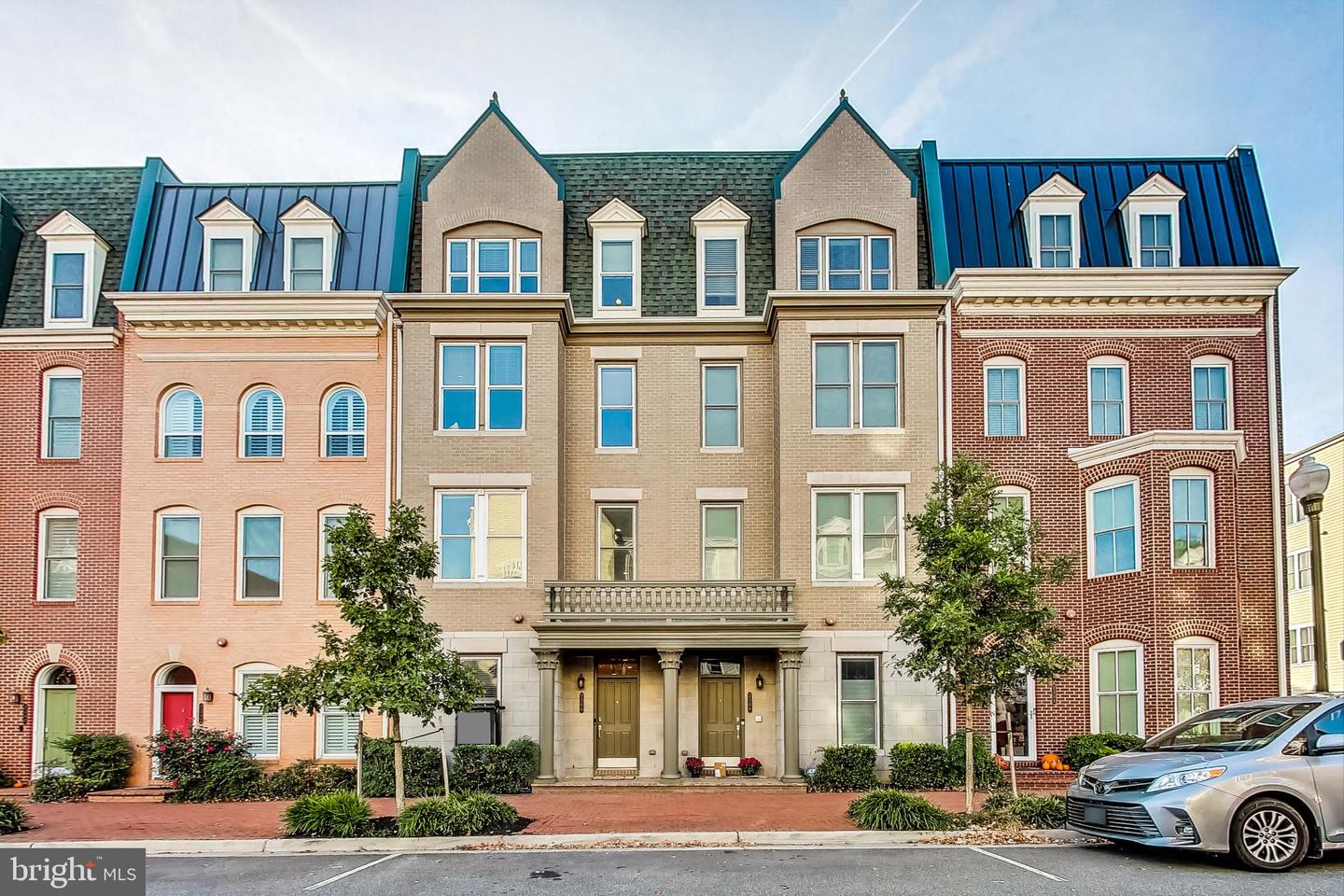 2304 MAIN LINE BLVD, ALEXANDRIA, Virginia 22301, 4 Bedrooms Bedrooms, ,4 BathroomsBathrooms,Residential,For sale,2304 MAIN LINE BLVD,VAAX2039208 MLS # VAAX2039208