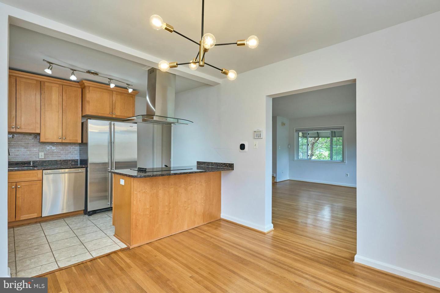 1301 S HIGHLAND ST S, ARLINGTON, Virginia 22204, 3 Bedrooms Bedrooms, ,2 BathroomsBathrooms,Residential,For sale,1301 S HIGHLAND ST S,VAAR2050316 MLS # VAAR2050316