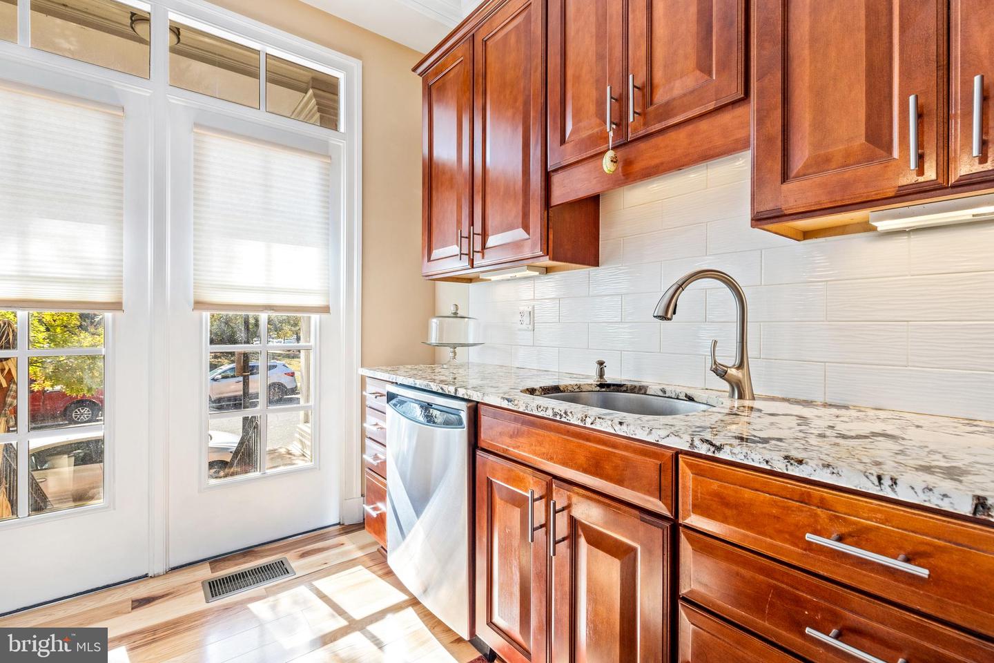 1023 N ROYAL ST #116, ALEXANDRIA, Virginia 22314, 2 Bedrooms Bedrooms, 4 Rooms Rooms,2 BathroomsBathrooms,Residential,For sale,1023 N ROYAL ST #116,VAAX2039220 MLS # VAAX2039220