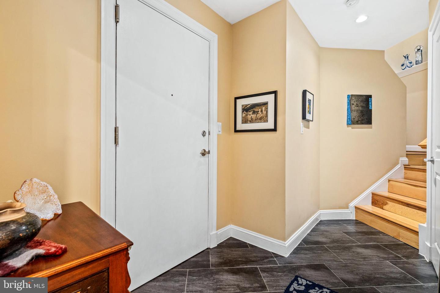 1023 N ROYAL ST #116, ALEXANDRIA, Virginia 22314, 2 Bedrooms Bedrooms, 4 Rooms Rooms,2 BathroomsBathrooms,Residential,For sale,1023 N ROYAL ST #116,VAAX2039220 MLS # VAAX2039220