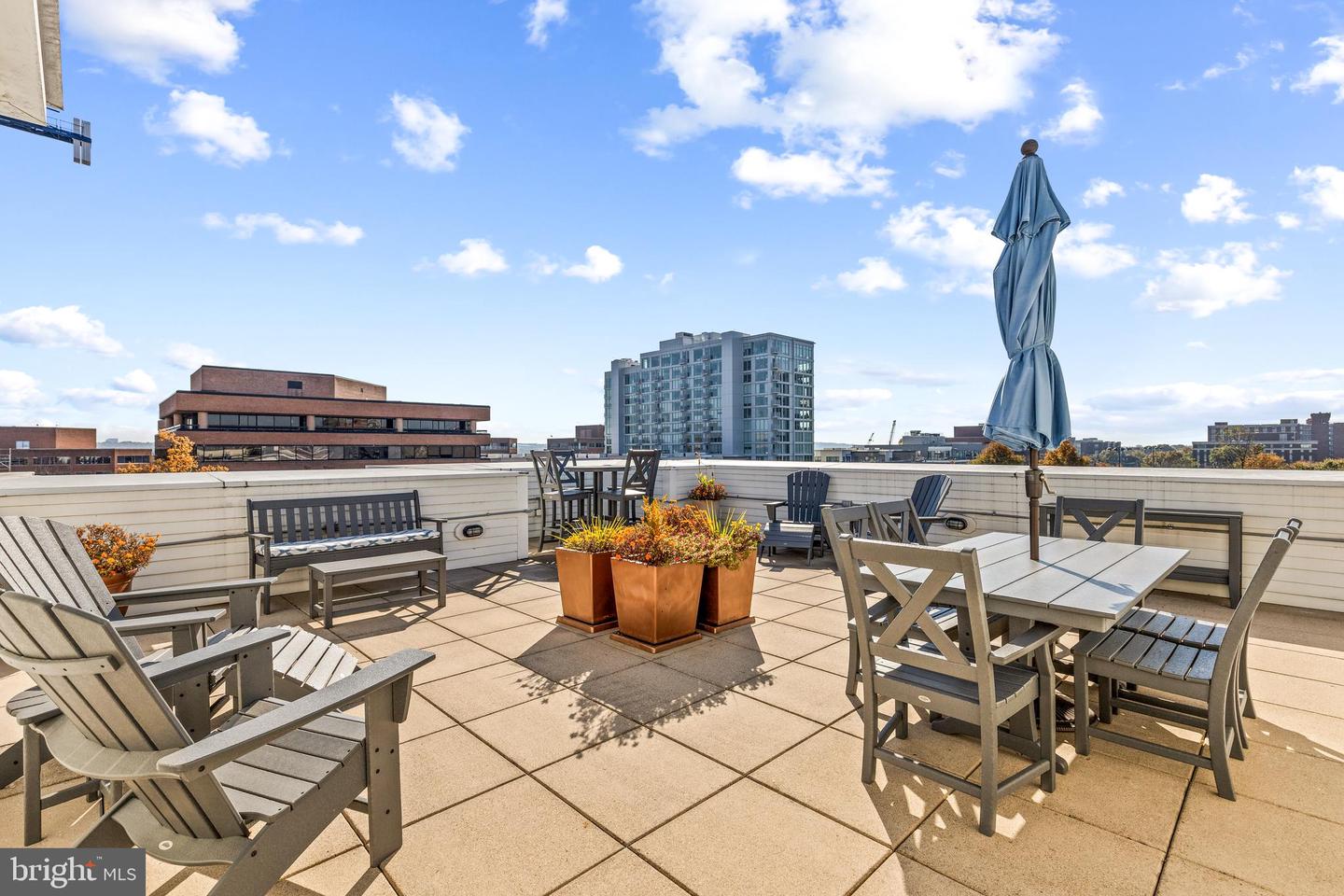 1023 N ROYAL ST #116, ALEXANDRIA, Virginia 22314, 2 Bedrooms Bedrooms, 4 Rooms Rooms,2 BathroomsBathrooms,Residential,For sale,1023 N ROYAL ST #116,VAAX2039220 MLS # VAAX2039220