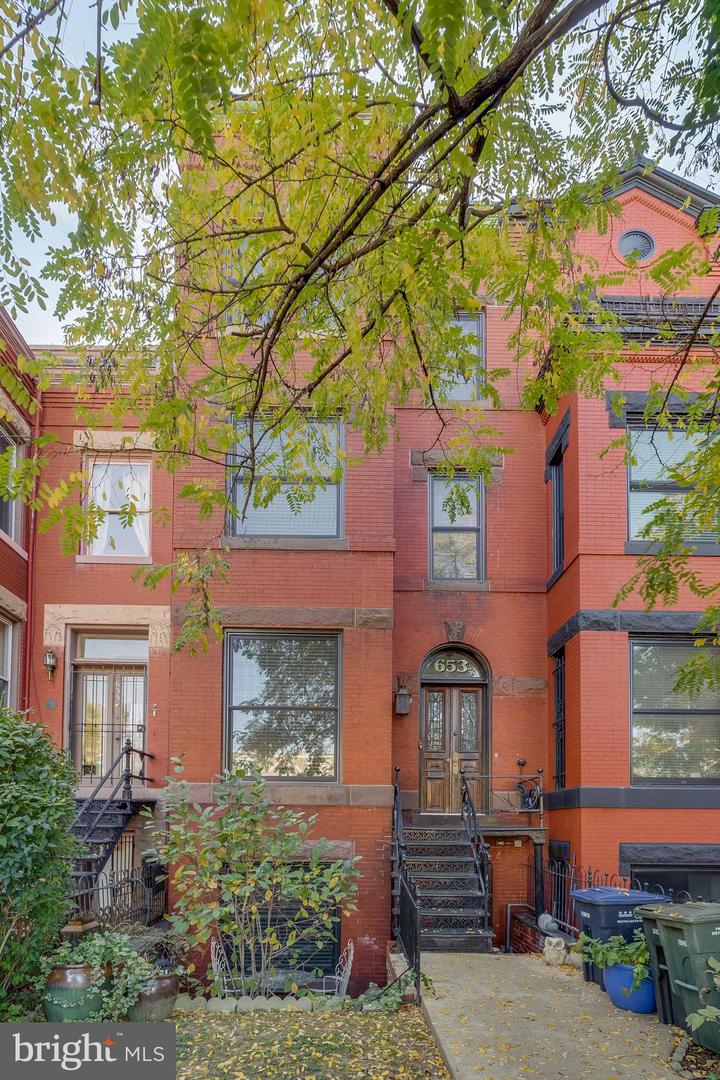 653 MARYLAND AVE NE, WASHINGTON, District Of Columbia 20002, 4 Bedrooms Bedrooms, ,4 BathroomsBathrooms,Residential,For sale,653 MARYLAND AVE NE,DCDC2166786 MLS # DCDC2166786