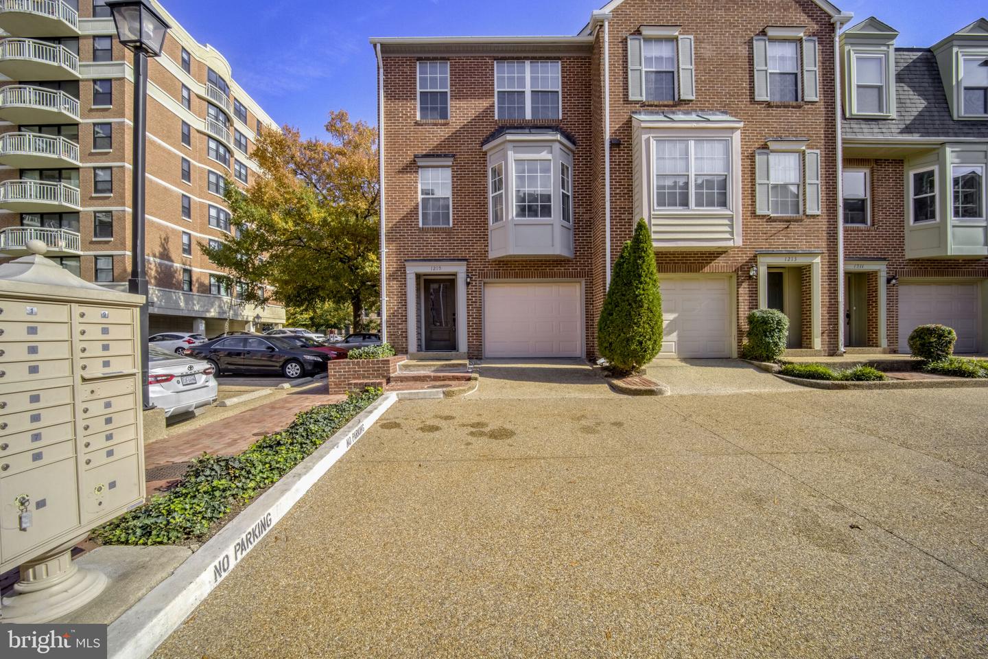 1215 MADISON ST, ALEXANDRIA, Virginia 22314, 2 Bedrooms Bedrooms, ,2 BathroomsBathrooms,Residential,For sale,1215 MADISON ST,VAAX2039254 MLS # VAAX2039254