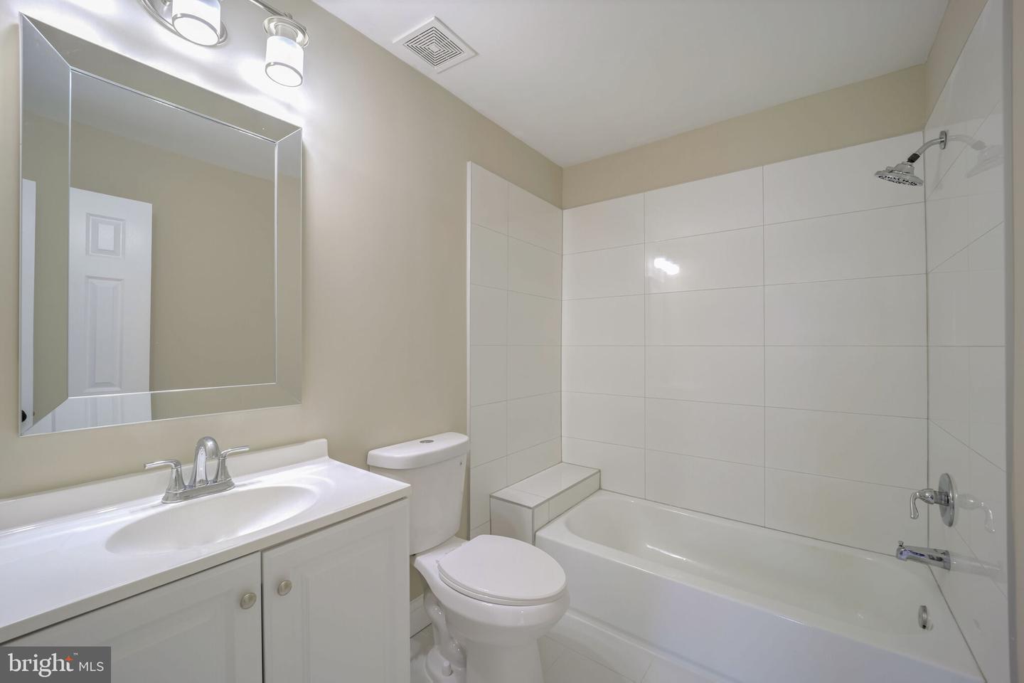 1215 MADISON ST, ALEXANDRIA, Virginia 22314, 2 Bedrooms Bedrooms, ,2 BathroomsBathrooms,Residential,For sale,1215 MADISON ST,VAAX2039254 MLS # VAAX2039254