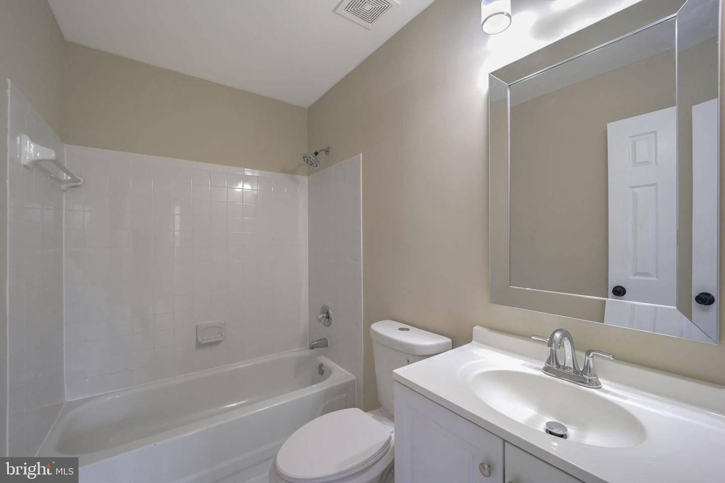 1215 MADISON ST, ALEXANDRIA, Virginia 22314, 2 Bedrooms Bedrooms, ,2 BathroomsBathrooms,Residential,For sale,1215 MADISON ST,VAAX2039254 MLS # VAAX2039254