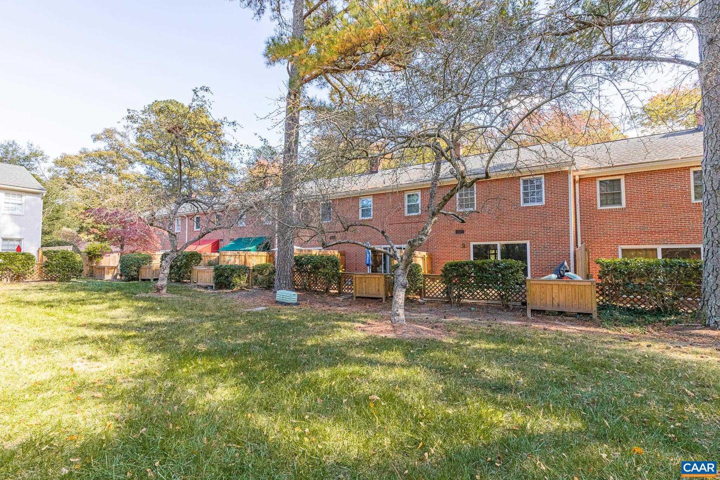 9101 DERBYSHIRE RD #E, HENRICO, Virginia 23229, 2 Bedrooms Bedrooms, ,1 BathroomBathrooms,Residential,For sale,9101 DERBYSHIRE RD #E,658408 MLS # 658408