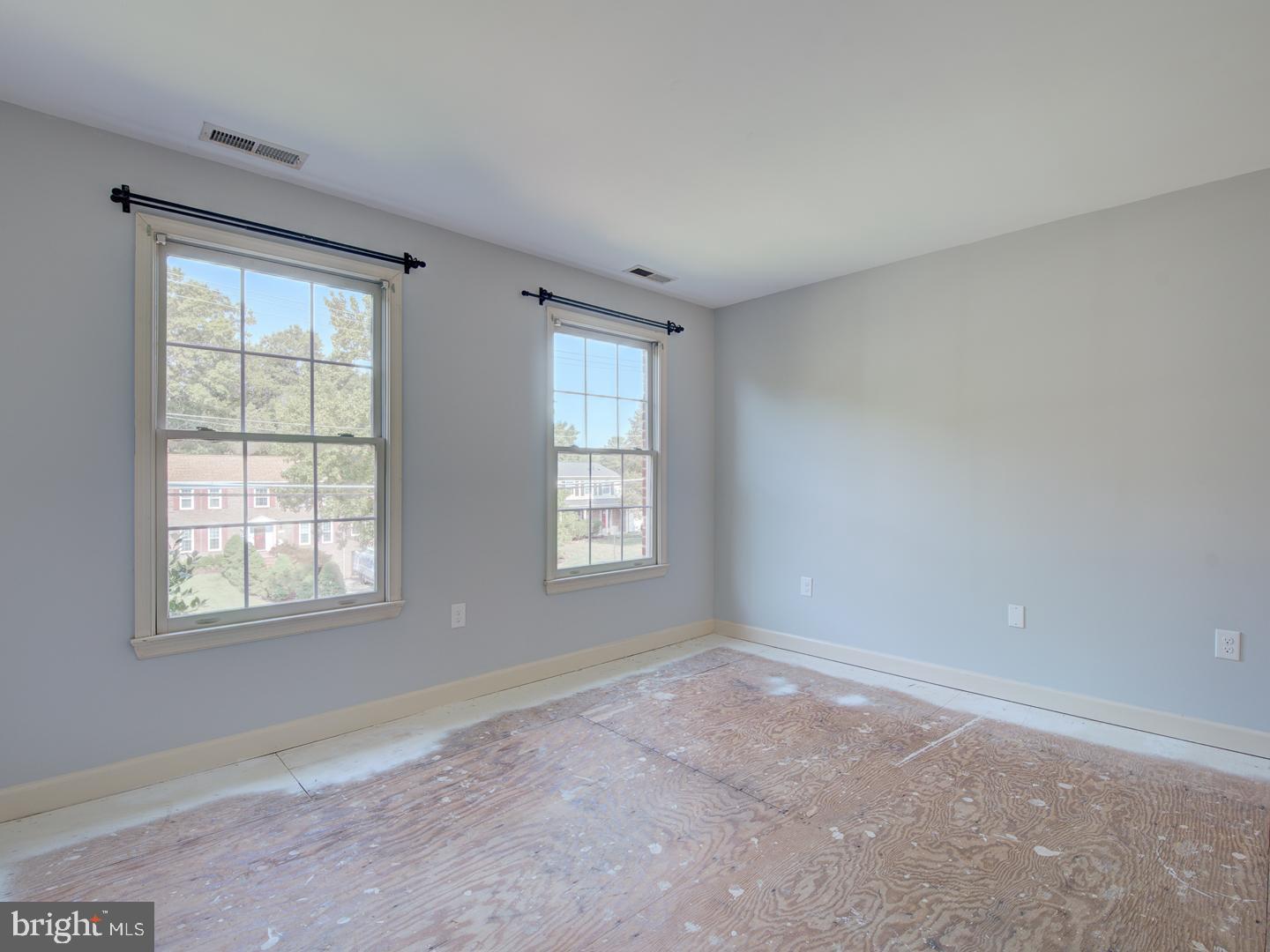 8207 RIVERSIDE RD, ALEXANDRIA, Virginia 22308, 5 Bedrooms Bedrooms, ,4 BathroomsBathrooms,Residential,For sale,8207 RIVERSIDE RD,VAFX2208792 MLS # VAFX2208792