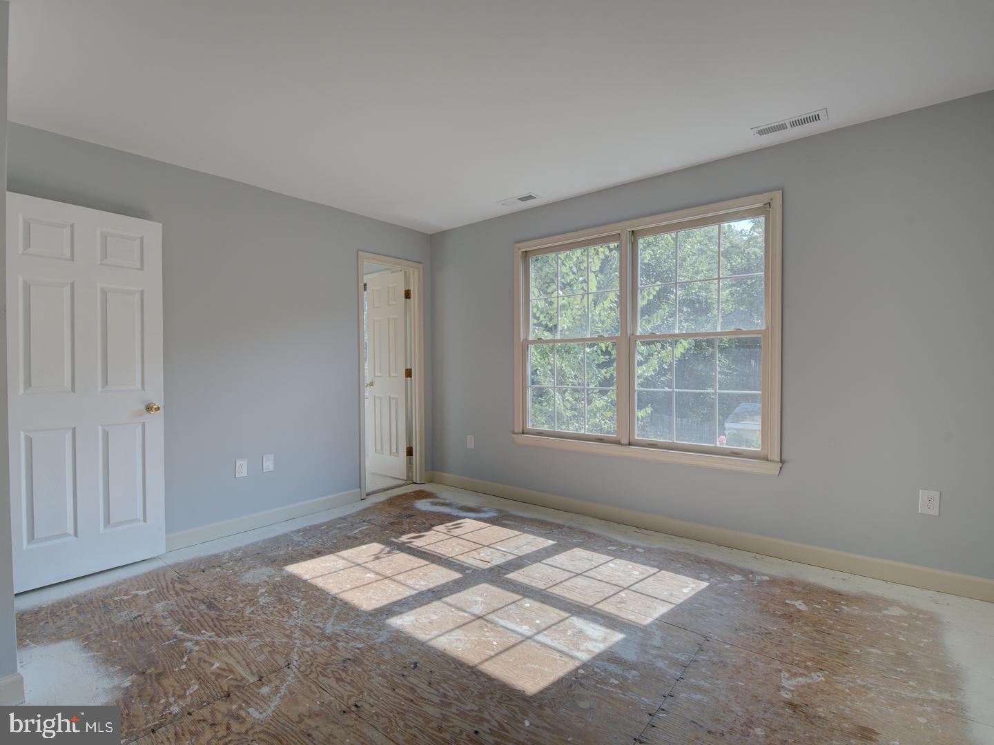 8207 RIVERSIDE RD, ALEXANDRIA, Virginia 22308, 5 Bedrooms Bedrooms, ,4 BathroomsBathrooms,Residential,For sale,8207 RIVERSIDE RD,VAFX2208792 MLS # VAFX2208792