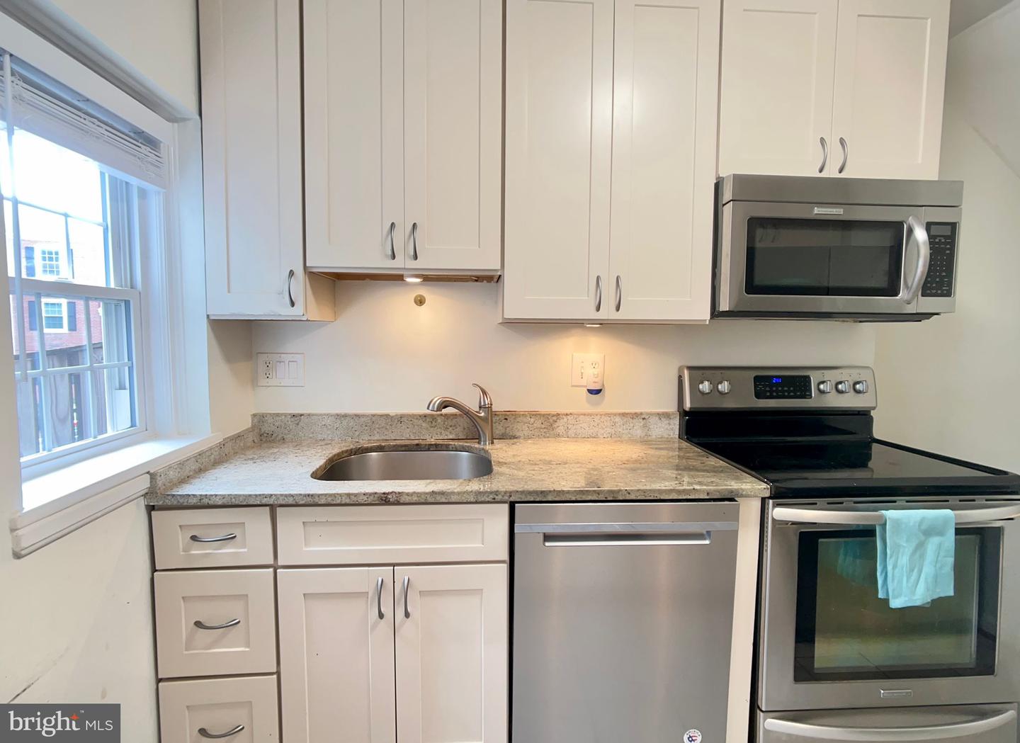 2842 S COLUMBUS ST, ARLINGTON, Virginia 22206, 2 Bedrooms Bedrooms, ,2 BathroomsBathrooms,Residential,For sale,2842 S COLUMBUS ST,VAAX2038844 MLS # VAAX2038844