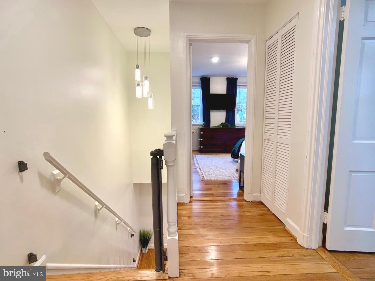 2842 S COLUMBUS ST, ARLINGTON, Virginia 22206, 2 Bedrooms Bedrooms, ,2 BathroomsBathrooms,Residential,For sale,2842 S COLUMBUS ST,VAAX2038844 MLS # VAAX2038844