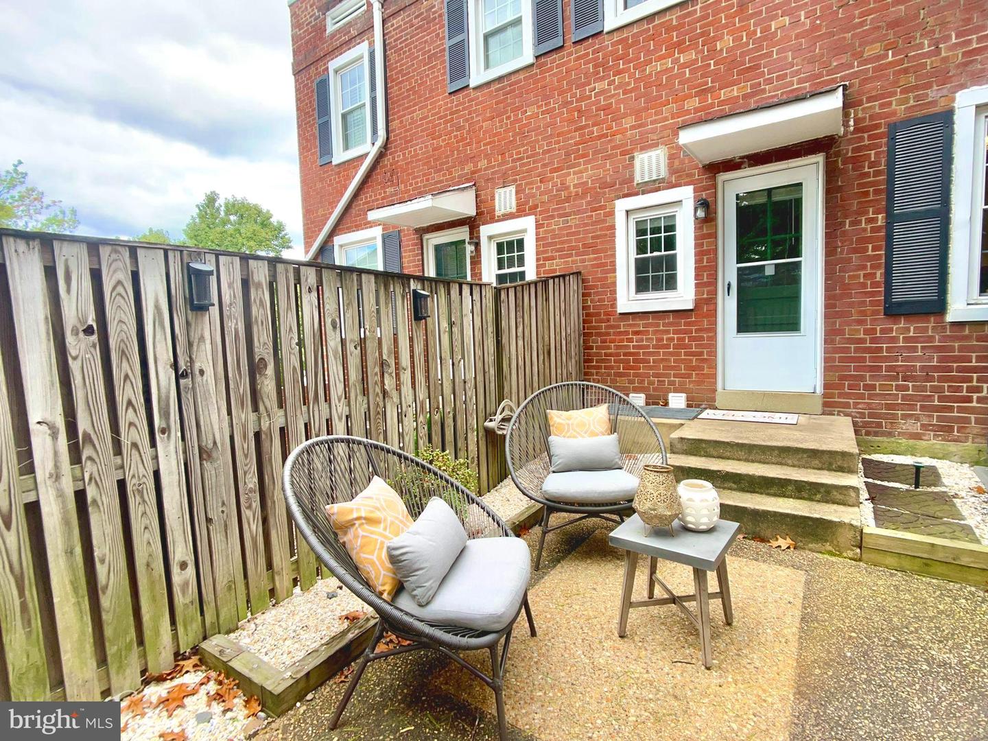 2842 S COLUMBUS ST, ARLINGTON, Virginia 22206, 2 Bedrooms Bedrooms, ,2 BathroomsBathrooms,Residential,For sale,2842 S COLUMBUS ST,VAAX2038844 MLS # VAAX2038844