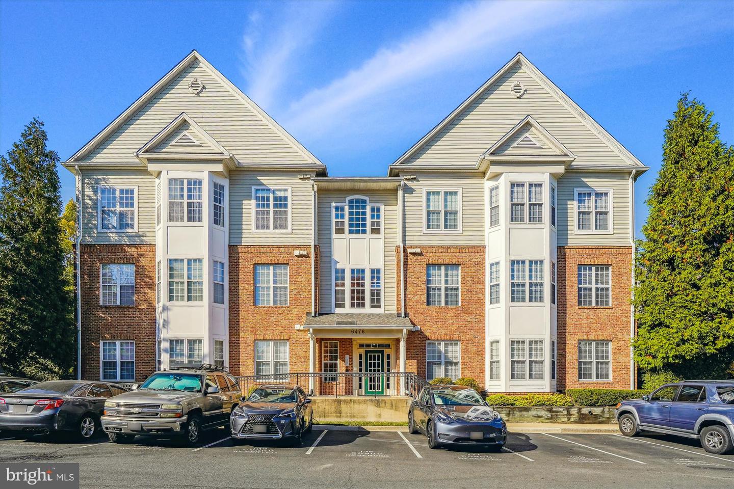 6476 CHEYENNE DR #202, ALEXANDRIA, Virginia 22312, 2 Bedrooms Bedrooms, ,2 BathroomsBathrooms,Residential,For sale,6476 CHEYENNE DR #202,VAFX2208054 MLS # VAFX2208054