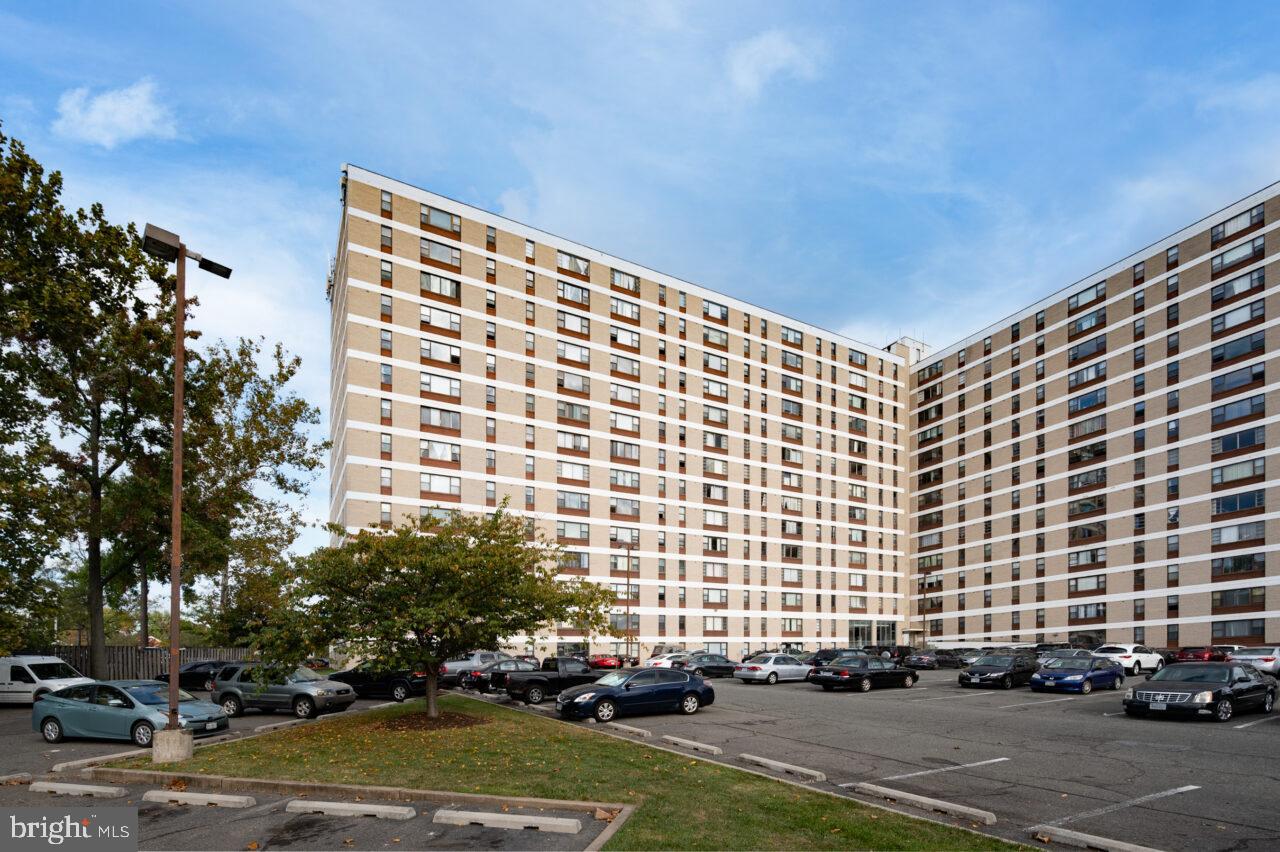 4600 DUKE ST #1030, ALEXANDRIA, Virginia 22304, 1 Bedroom Bedrooms, ,1 BathroomBathrooms,Residential,For sale,4600 DUKE ST #1030,VAAX2039228 MLS # VAAX2039228