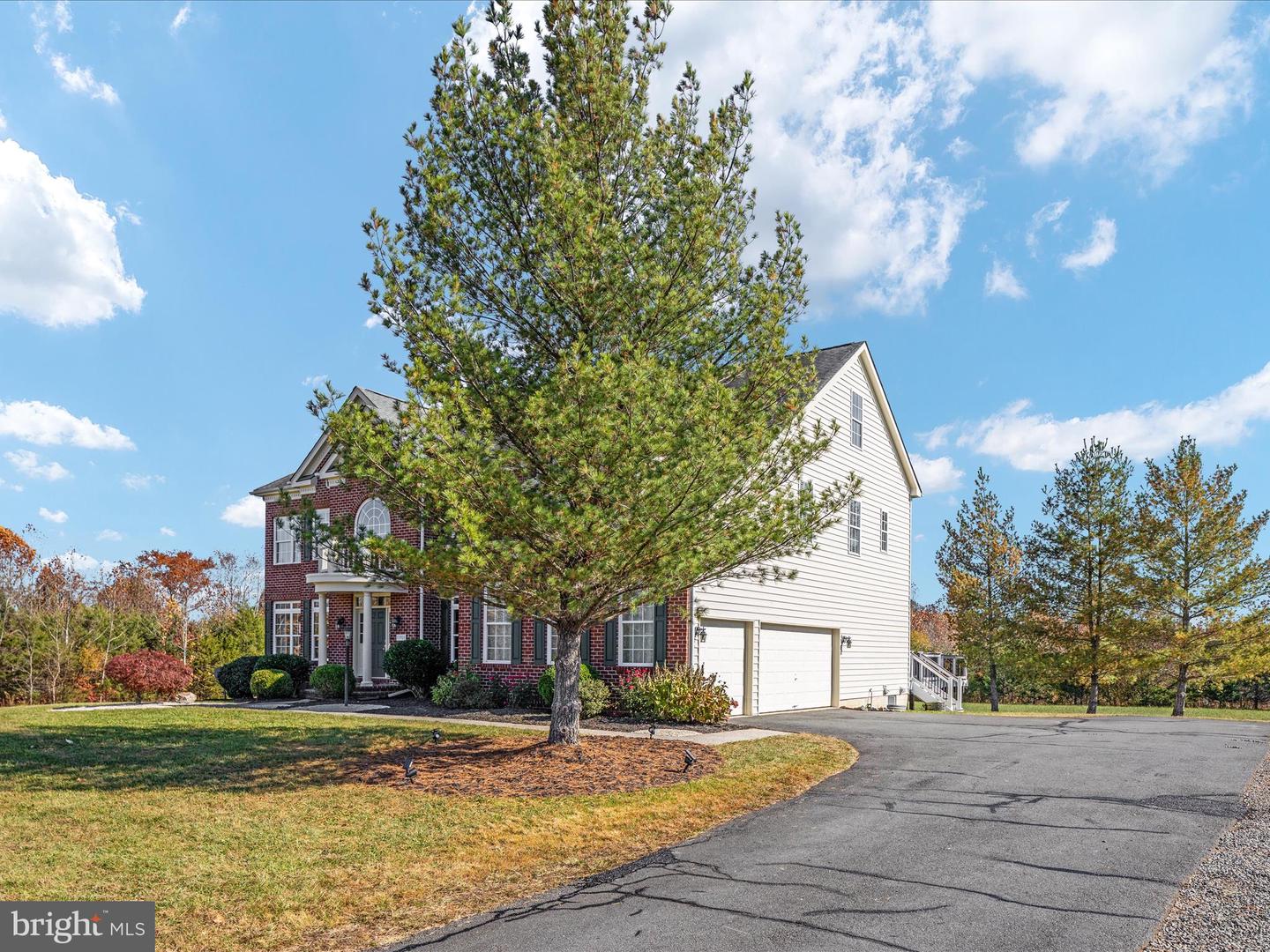 11911 VALLEY VIEW DR, NOKESVILLE, Virginia 20181, 6 Bedrooms Bedrooms, ,4 BathroomsBathrooms,Residential,For sale,11911 VALLEY VIEW DR,VAPW2082280 MLS # VAPW2082280