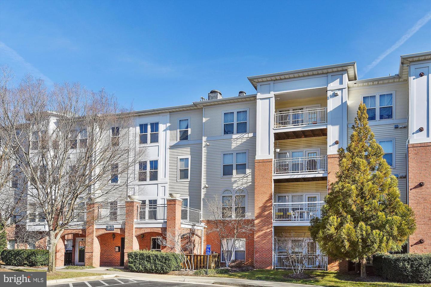 2911 DEER HOLLOW WAY #421 & 422, FAIRFAX, Virginia 22031, 3 Bedrooms Bedrooms, 10 Rooms Rooms,3 BathroomsBathrooms,Residential,For sale,2911 DEER HOLLOW WAY #421 & 422,VAFX2208758 MLS # VAFX2208758