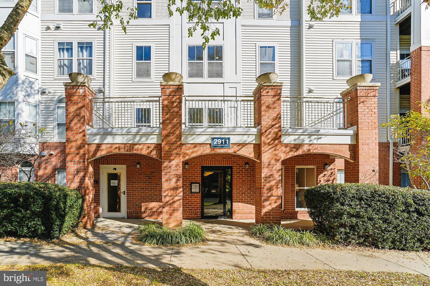 2911 DEER HOLLOW WAY #421 & 422, FAIRFAX, Virginia 22031, 3 Bedrooms Bedrooms, 10 Rooms Rooms,3 BathroomsBathrooms,Residential,For sale,2911 DEER HOLLOW WAY #421 & 422,VAFX2208758 MLS # VAFX2208758