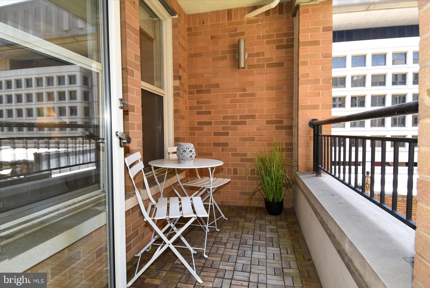 915 E E ST NW #611, WASHINGTON, District Of Columbia 20004, 1 Bedroom Bedrooms, ,1 BathroomBathrooms,Residential,For sale,915 E E ST NW #611,DCDC2166978 MLS # DCDC2166978