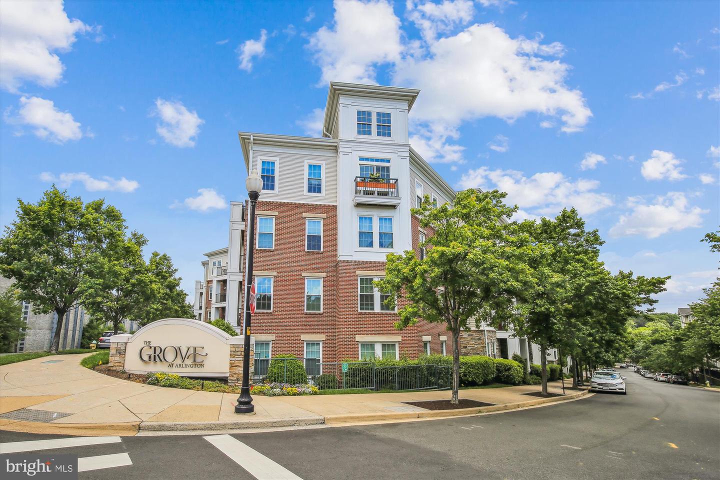 2465 ARMY NAVY DR #1-306, ARLINGTON, Virginia 22206, 2 Bedrooms Bedrooms, ,1 BathroomBathrooms,Residential,For sale,2465 ARMY NAVY DR #1-306,VAAR2046612 MLS # VAAR2046612