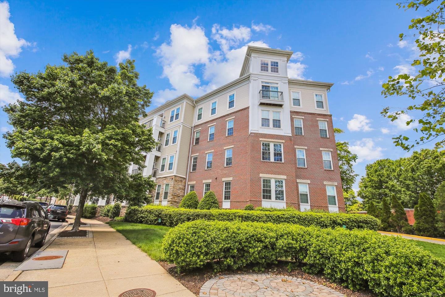 2465 ARMY NAVY DR #1-306, ARLINGTON, Virginia 22206, 2 Bedrooms Bedrooms, ,1 BathroomBathrooms,Residential,For sale,2465 ARMY NAVY DR #1-306,VAAR2046612 MLS # VAAR2046612