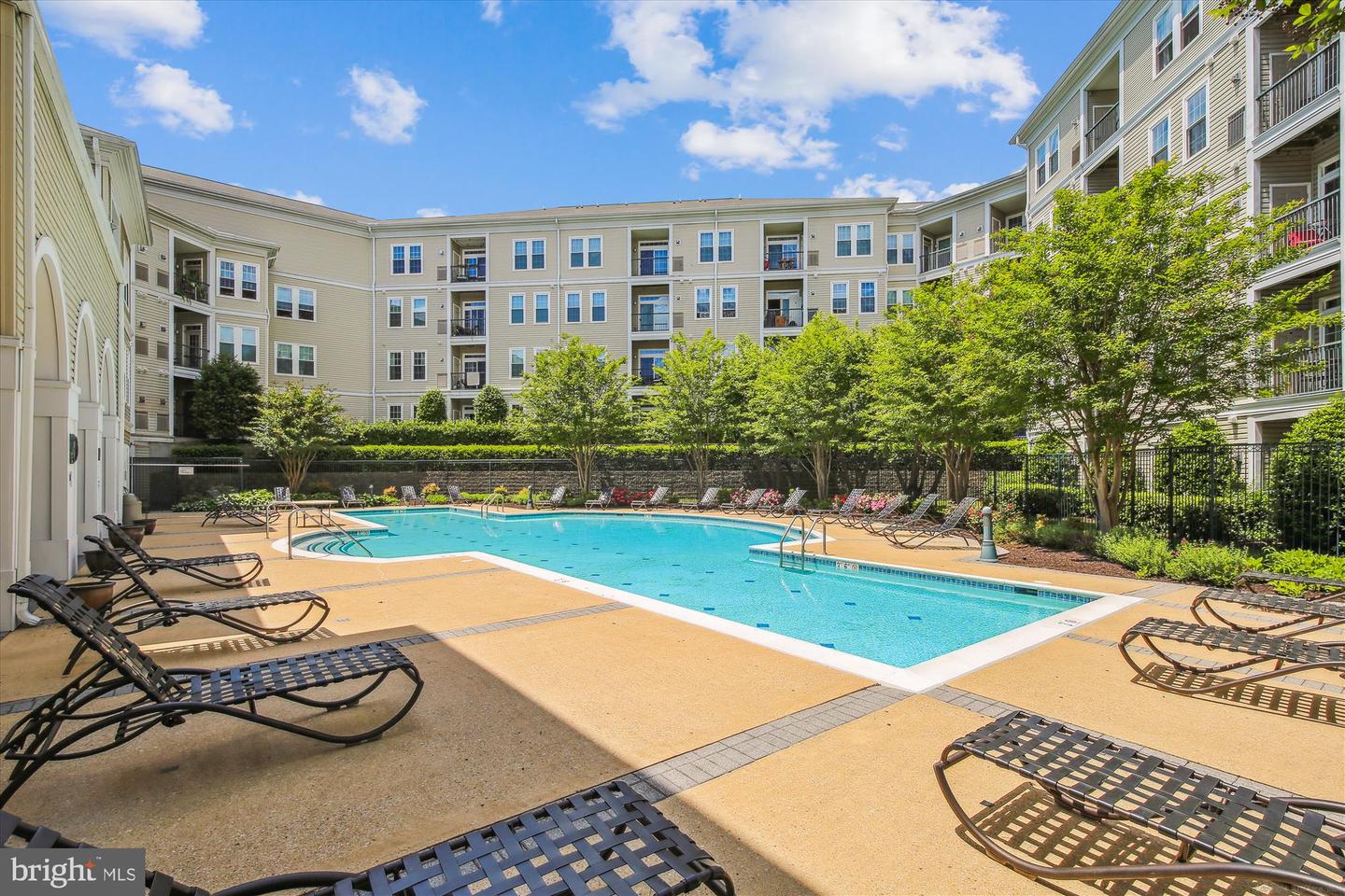 2465 ARMY NAVY DR #1-306, ARLINGTON, Virginia 22206, 2 Bedrooms Bedrooms, ,1 BathroomBathrooms,Residential,For sale,2465 ARMY NAVY DR #1-306,VAAR2046612 MLS # VAAR2046612