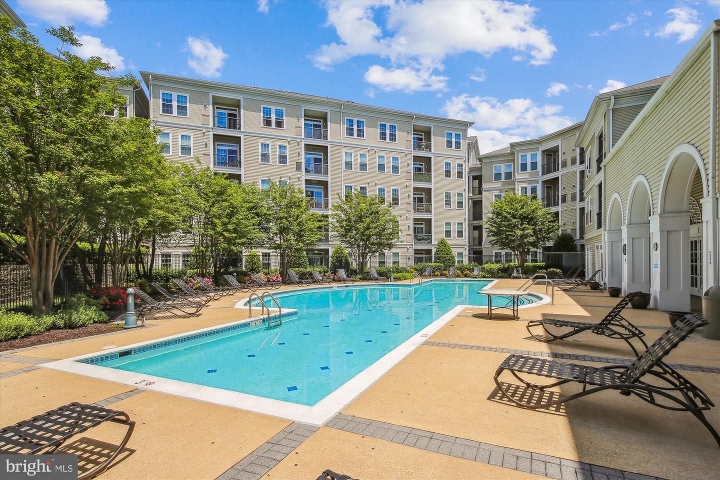 2465 ARMY NAVY DR #1-306, ARLINGTON, Virginia 22206, 2 Bedrooms Bedrooms, ,1 BathroomBathrooms,Residential,For sale,2465 ARMY NAVY DR #1-306,VAAR2046612 MLS # VAAR2046612