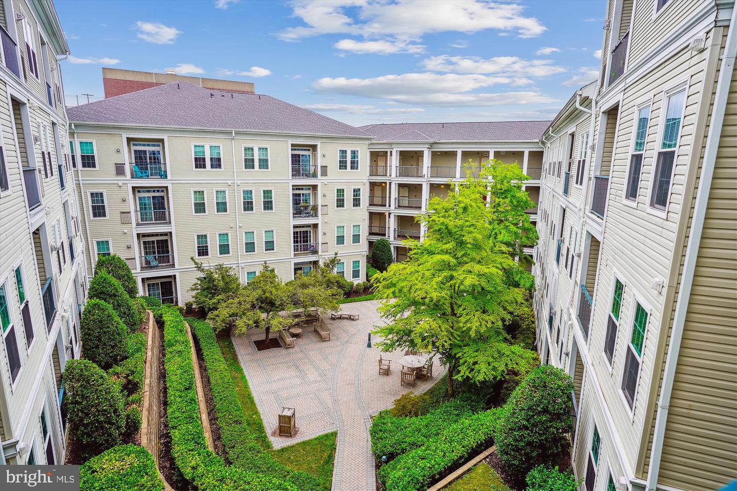 2465 ARMY NAVY DR #1-306, ARLINGTON, Virginia 22206, 2 Bedrooms Bedrooms, ,1 BathroomBathrooms,Residential,For sale,2465 ARMY NAVY DR #1-306,VAAR2046612 MLS # VAAR2046612