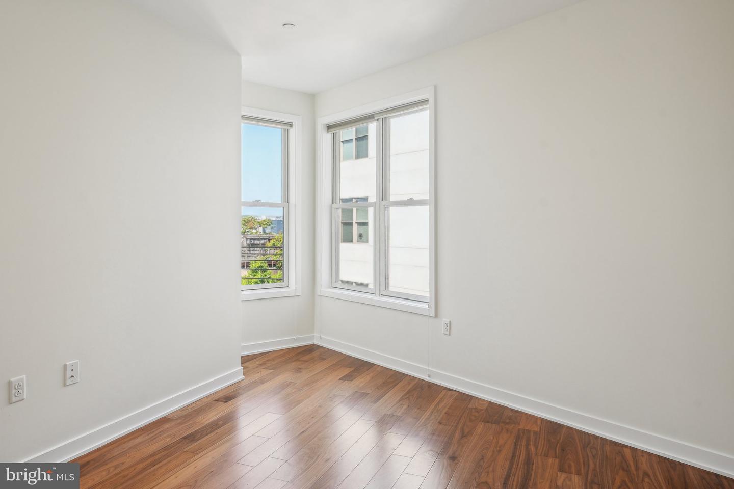 1350 MARYLAND AVE NE #412, WASHINGTON, District Of Columbia 20002, 1 Bedroom Bedrooms, ,1 BathroomBathrooms,Residential,For sale,1350 MARYLAND AVE NE #412,DCDC2156320 MLS # DCDC2156320