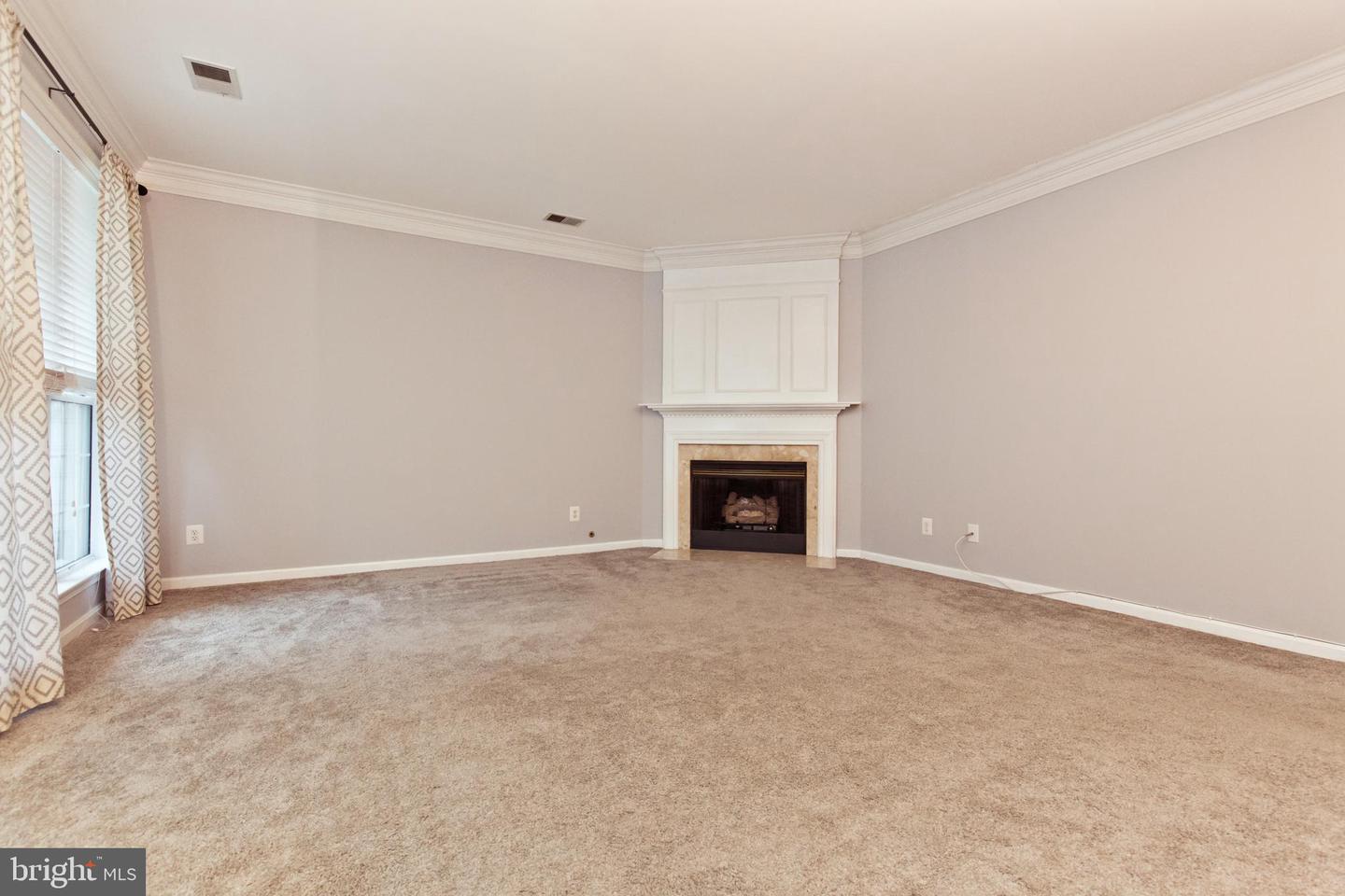 1735 KINGSGATE CT #304, ALEXANDRIA, Virginia 22302, 2 Bedrooms Bedrooms, ,2 BathroomsBathrooms,Residential,For sale,1735 KINGSGATE CT #304,VAAX2037706 MLS # VAAX2037706