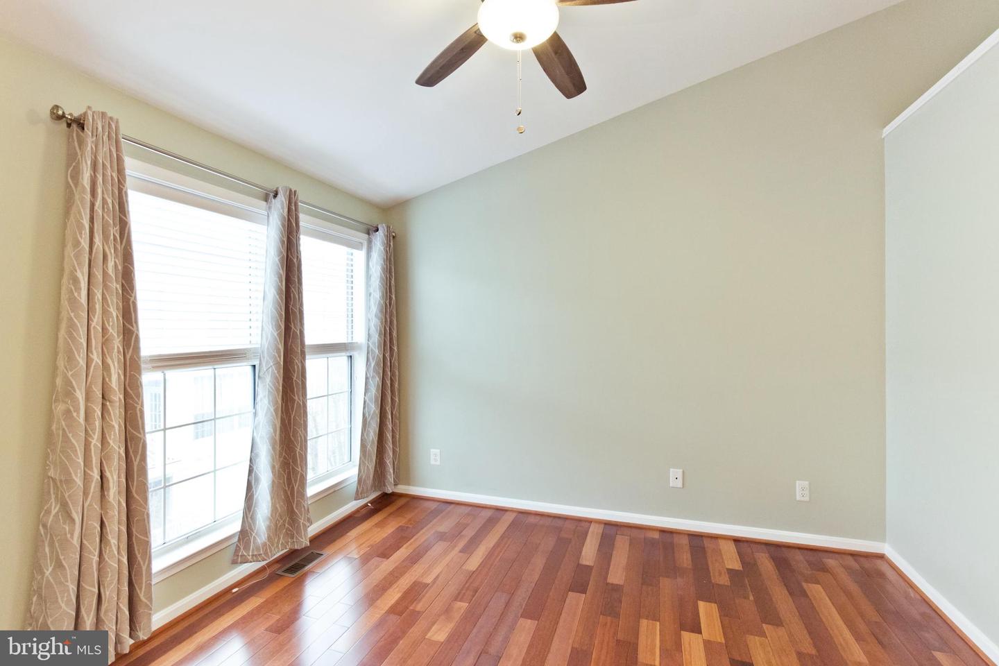 1735 KINGSGATE CT #304, ALEXANDRIA, Virginia 22302, 2 Bedrooms Bedrooms, ,2 BathroomsBathrooms,Residential,For sale,1735 KINGSGATE CT #304,VAAX2037706 MLS # VAAX2037706