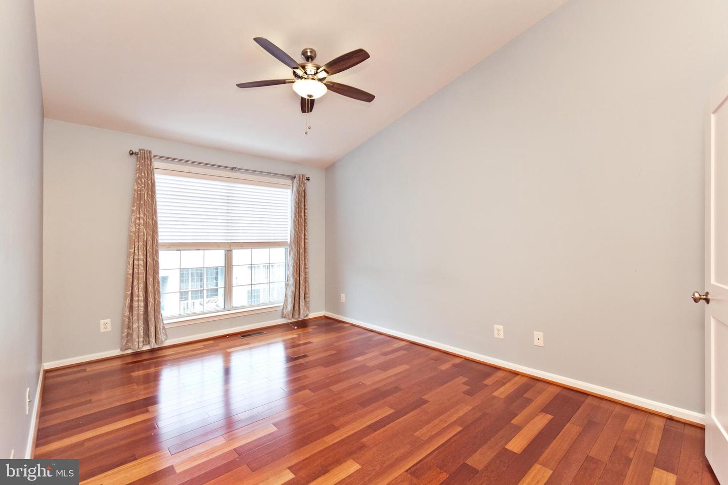 1735 KINGSGATE CT #304, ALEXANDRIA, Virginia 22302, 2 Bedrooms Bedrooms, ,2 BathroomsBathrooms,Residential,For sale,1735 KINGSGATE CT #304,VAAX2037706 MLS # VAAX2037706