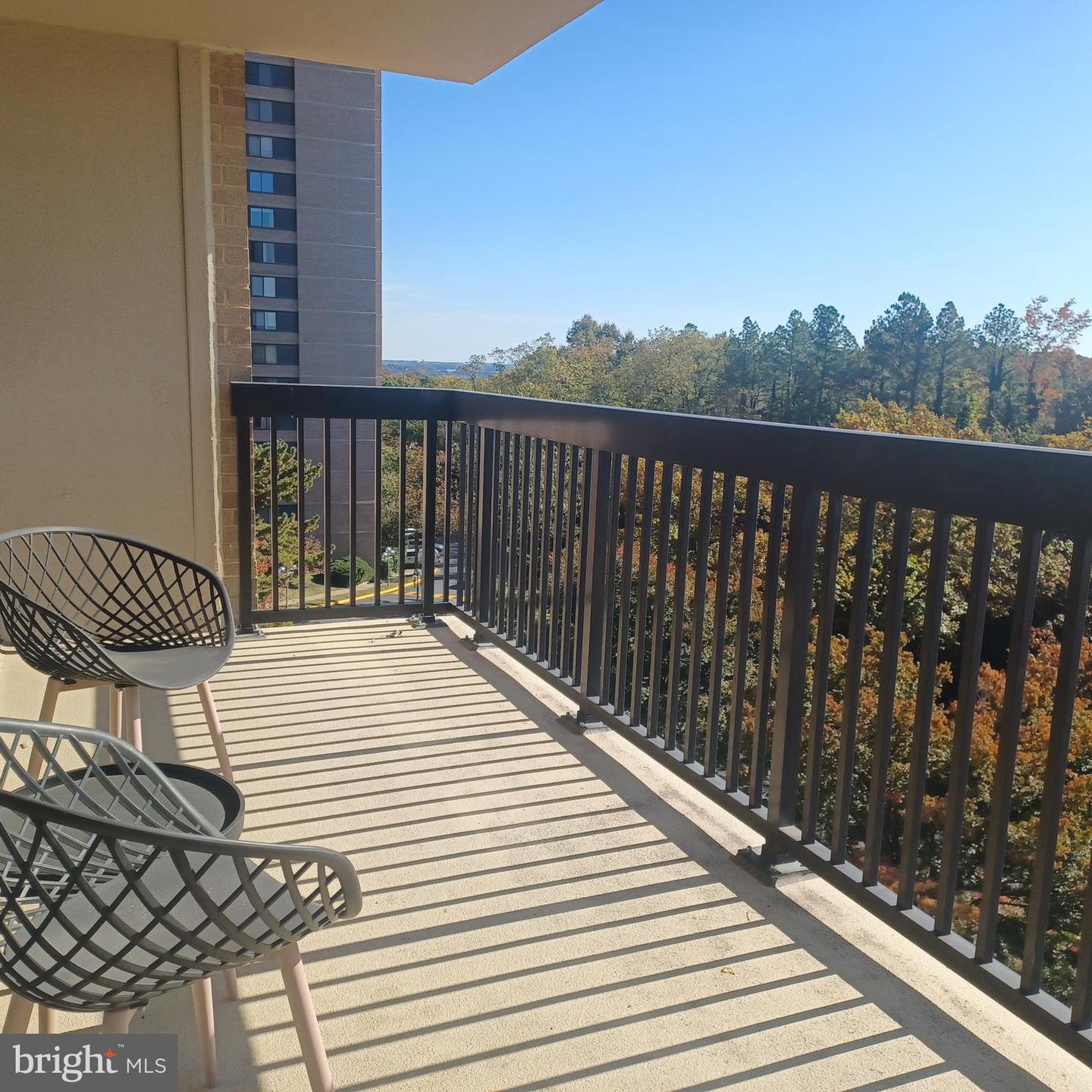 3709 S GEORGE MASON DR #407, FALLS CHURCH, Virginia 22041, 2 Bedrooms Bedrooms, ,1 BathroomBathrooms,Residential,For sale,3709 S GEORGE MASON DR #407,VAFX2208070 MLS # VAFX2208070