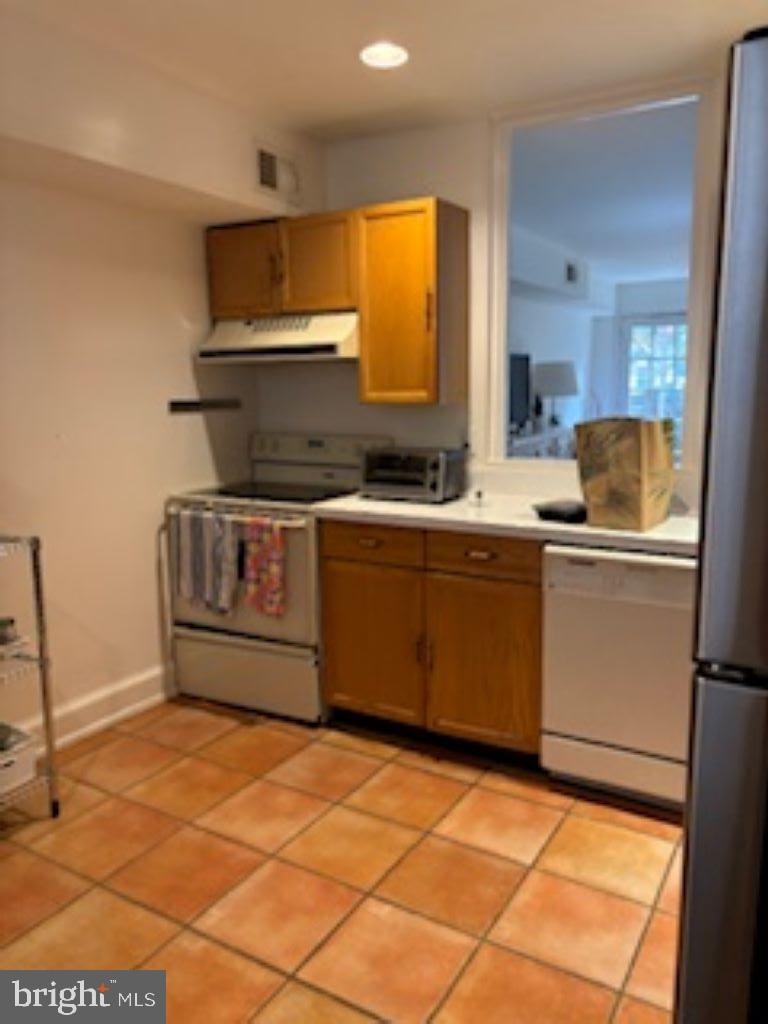 2920 OLIVE ST NW, WASHINGTON, District Of Columbia 20007, 2 Bedrooms Bedrooms, ,2 BathroomsBathrooms,Residential,For sale,2920 OLIVE ST NW,DCDC2163240 MLS # DCDC2163240