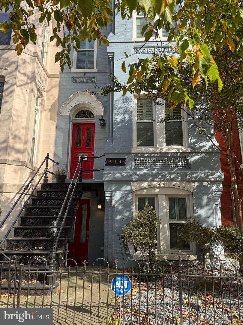 241 10TH ST NE, WASHINGTON, District Of Columbia 20002, 3 Bedrooms Bedrooms, 10 Rooms Rooms,2 BathroomsBathrooms,Residential,For sale,241 10TH ST NE,DCDC2166418 MLS # DCDC2166418