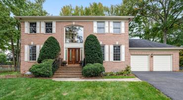 2757 SAINT ELLIOTT CT, ALEXANDRIA, Virginia 22306, 5 Bedrooms Bedrooms, ,4 BathroomsBathrooms,Residential,For sale,2757 SAINT ELLIOTT CT,VAFX2205490 MLS # VAFX2205490