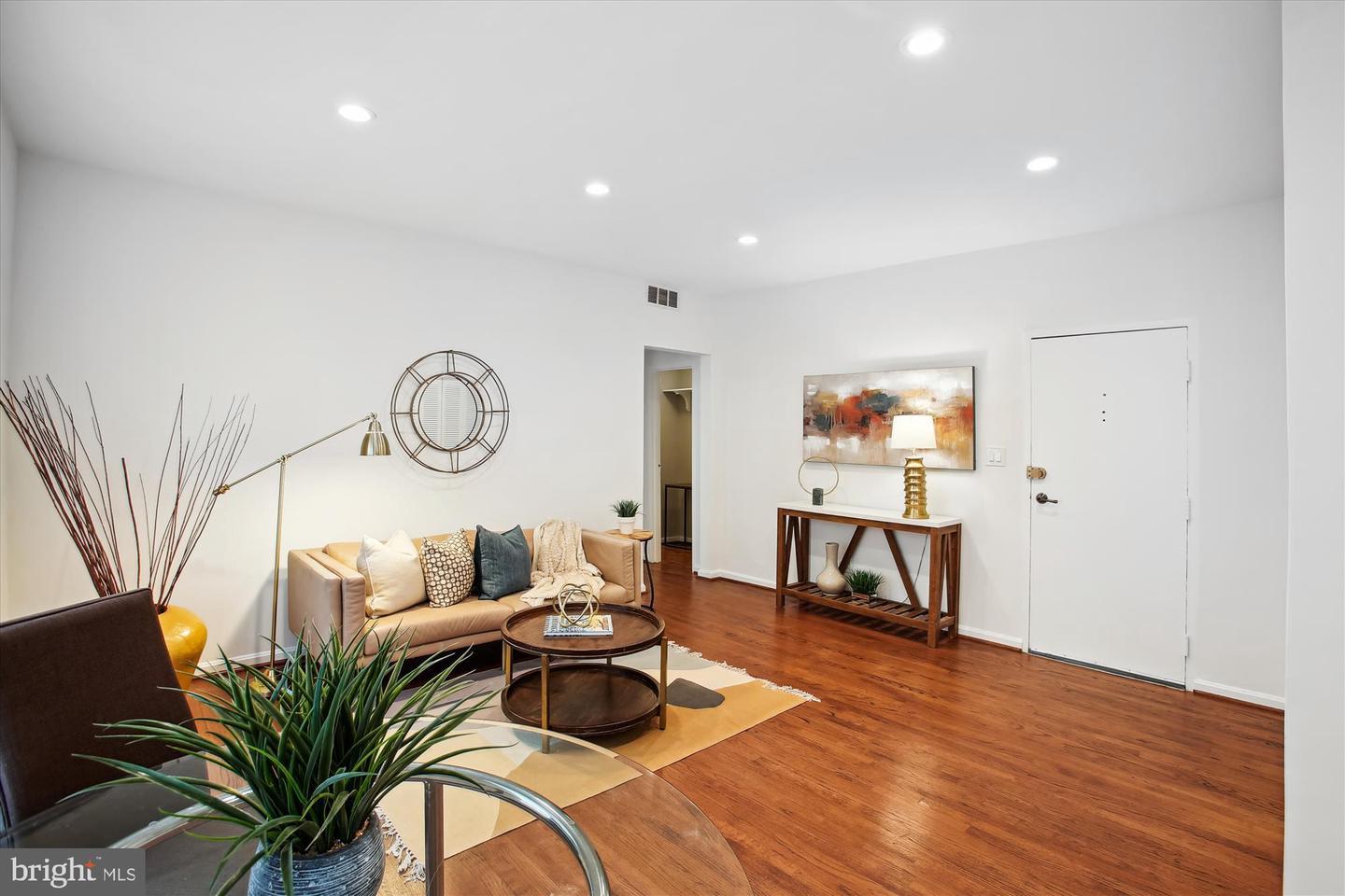 1669 COLUMBIA RD NW #201, WASHINGTON, District Of Columbia 20009, 1 Bedroom Bedrooms, ,1 BathroomBathrooms,Residential,For sale,1669 COLUMBIA RD NW #201,DCDC2152810 MLS # DCDC2152810