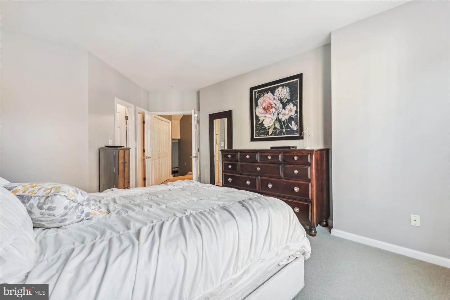 4681 LAWTON WAY #203, ALEXANDRIA, Virginia 22311, 2 Bedrooms Bedrooms, ,2 BathroomsBathrooms,Residential,For sale,4681 LAWTON WAY #203,VAAX2038848 MLS # VAAX2038848